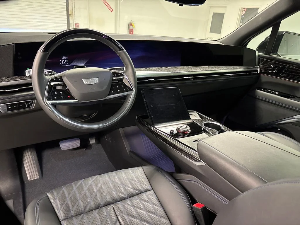 2025 Cadillac Escalade IQ Luxury 1 - Photo 27