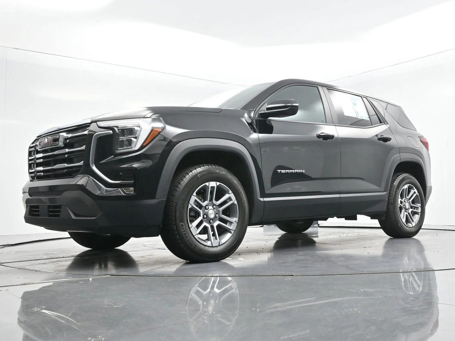 Used 2025 Ebony Twilight Metallic GMC Elevation image 44