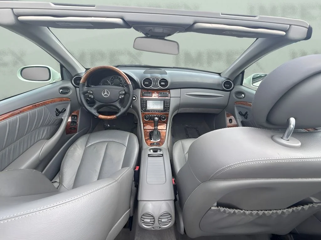 Used 2007 White Mercedes-Benz CLK 550 image 8