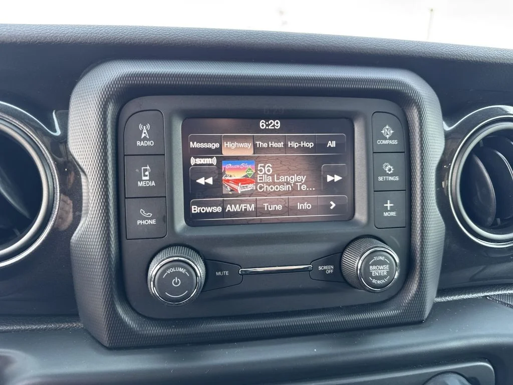 Used 2020 White Jeep Unlimited Sport Altitude image 16