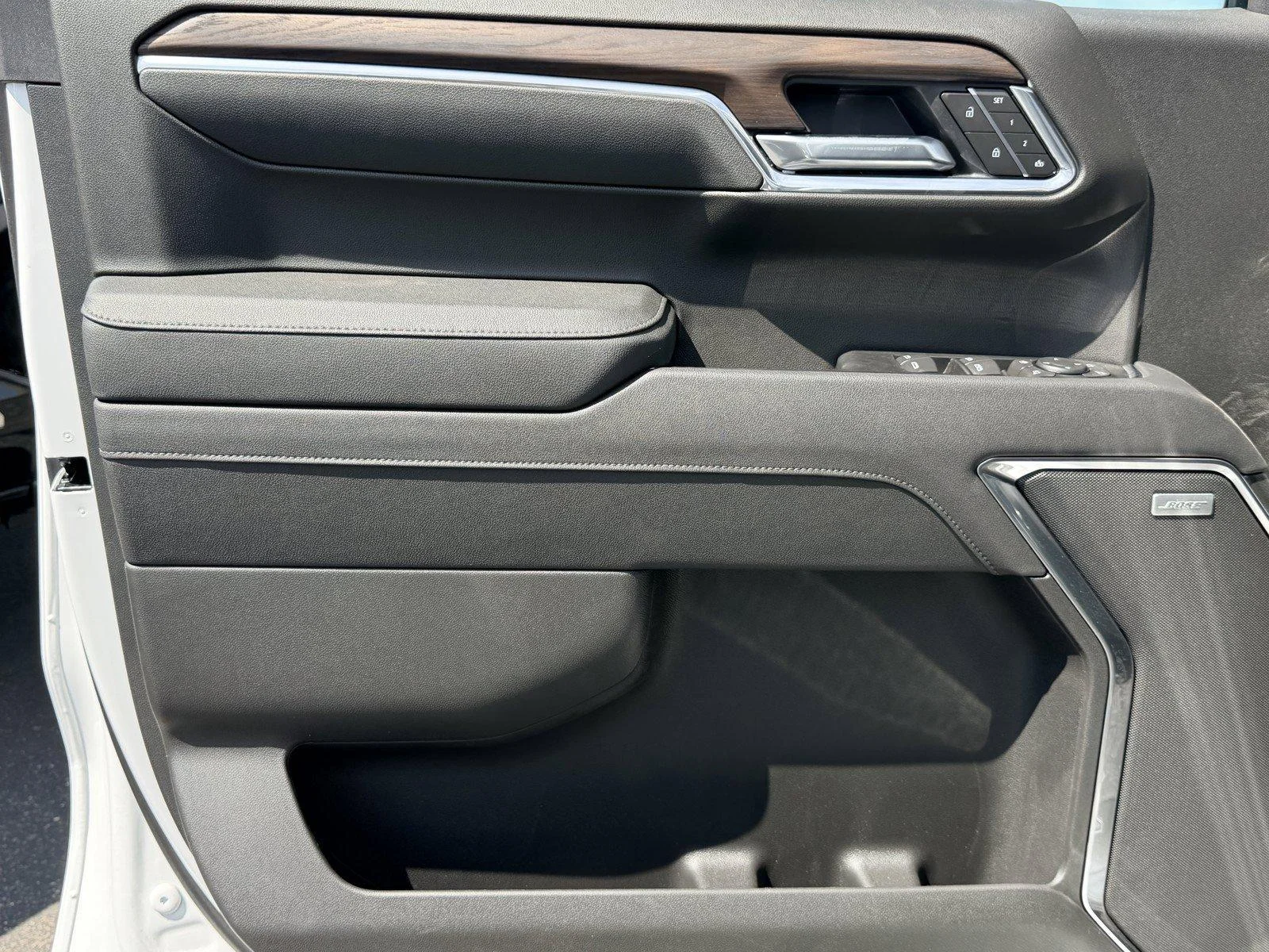 New 2026 Summit White GMC SLT image 18