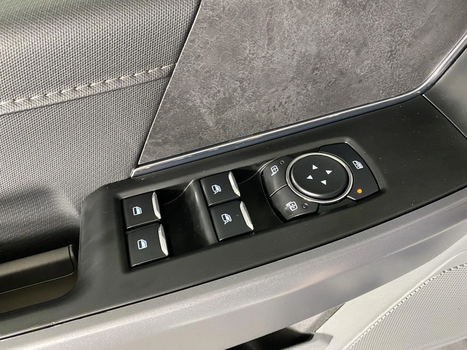 Used 2025 Iconic Silver Ford XLT image 13