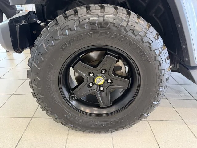 Used 2018 Silver Jeep Unlimited Sahara image 28