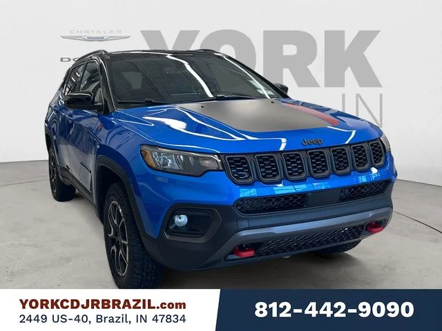 New 2026 Hydro Blue Pearl-Coat Exterior Paint Jeep Trailhawk image 7