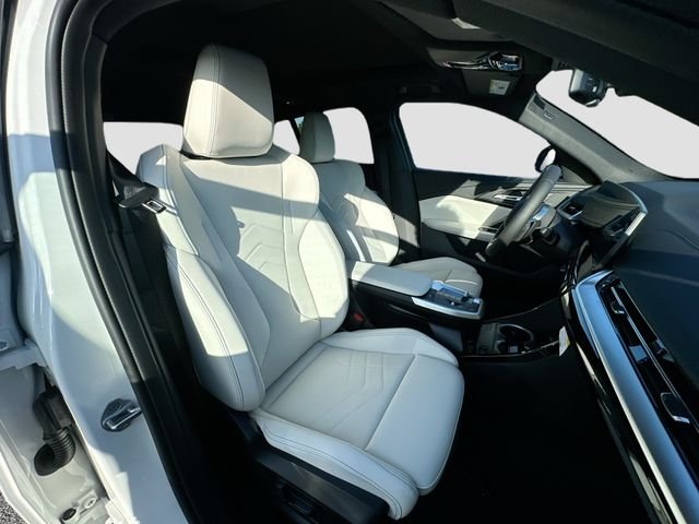 New 2026 White BMW xDrive28i image 21