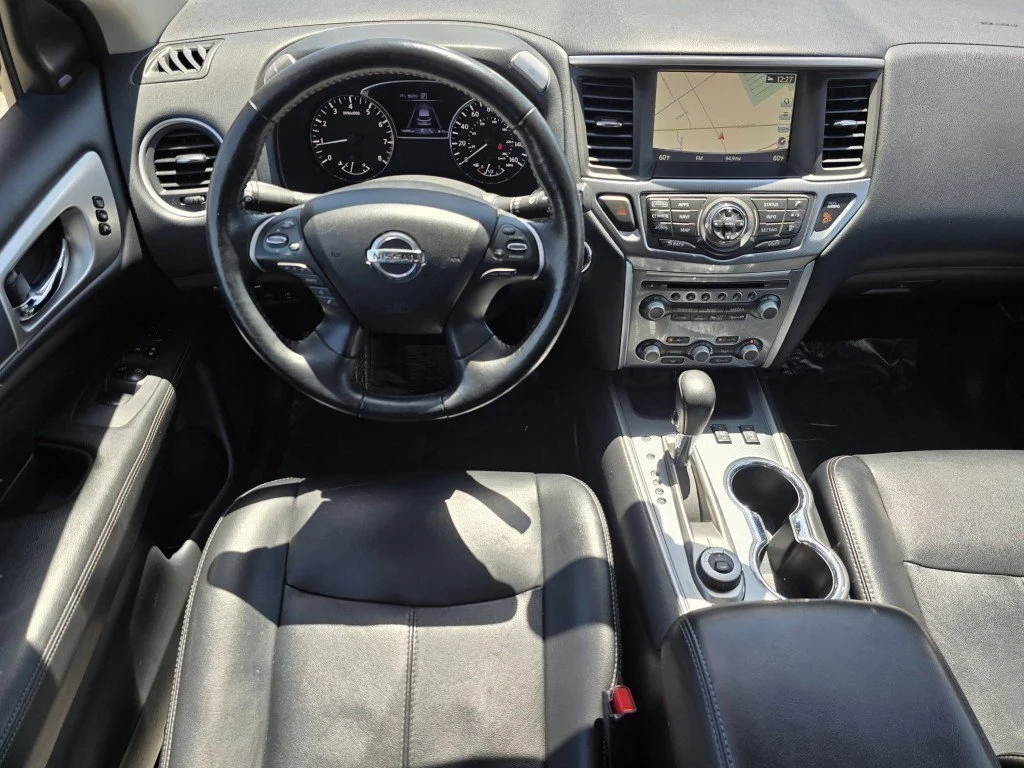 Used 2020 Brilliant Silver Metallic Nissan SL image 33