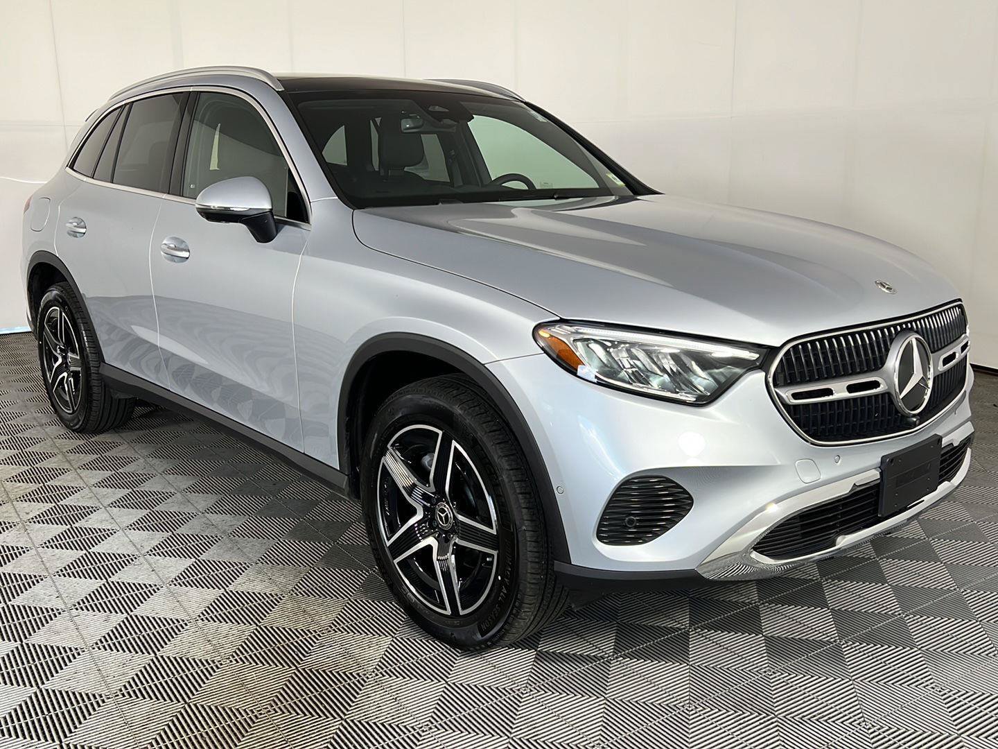 New 2026 Cirrus Silver Metallic Mercedes-Benz GLC 300 image 82