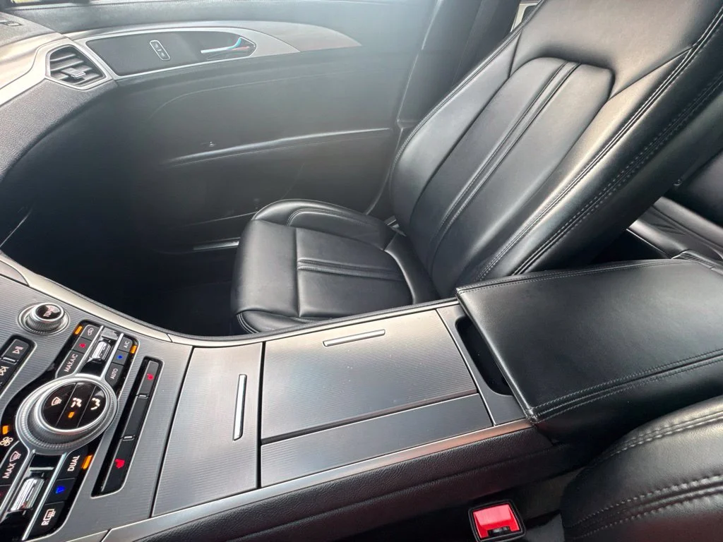 Used 2020 Silver Lincoln Standard image 24