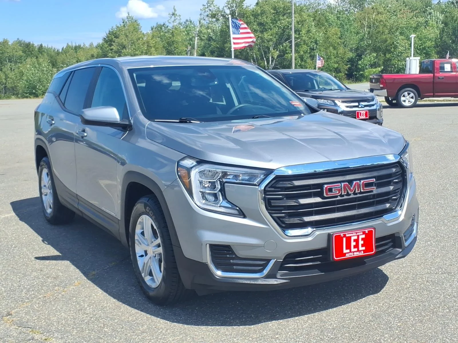 Used 2024 Sterling Metallic GMC SLE image 3