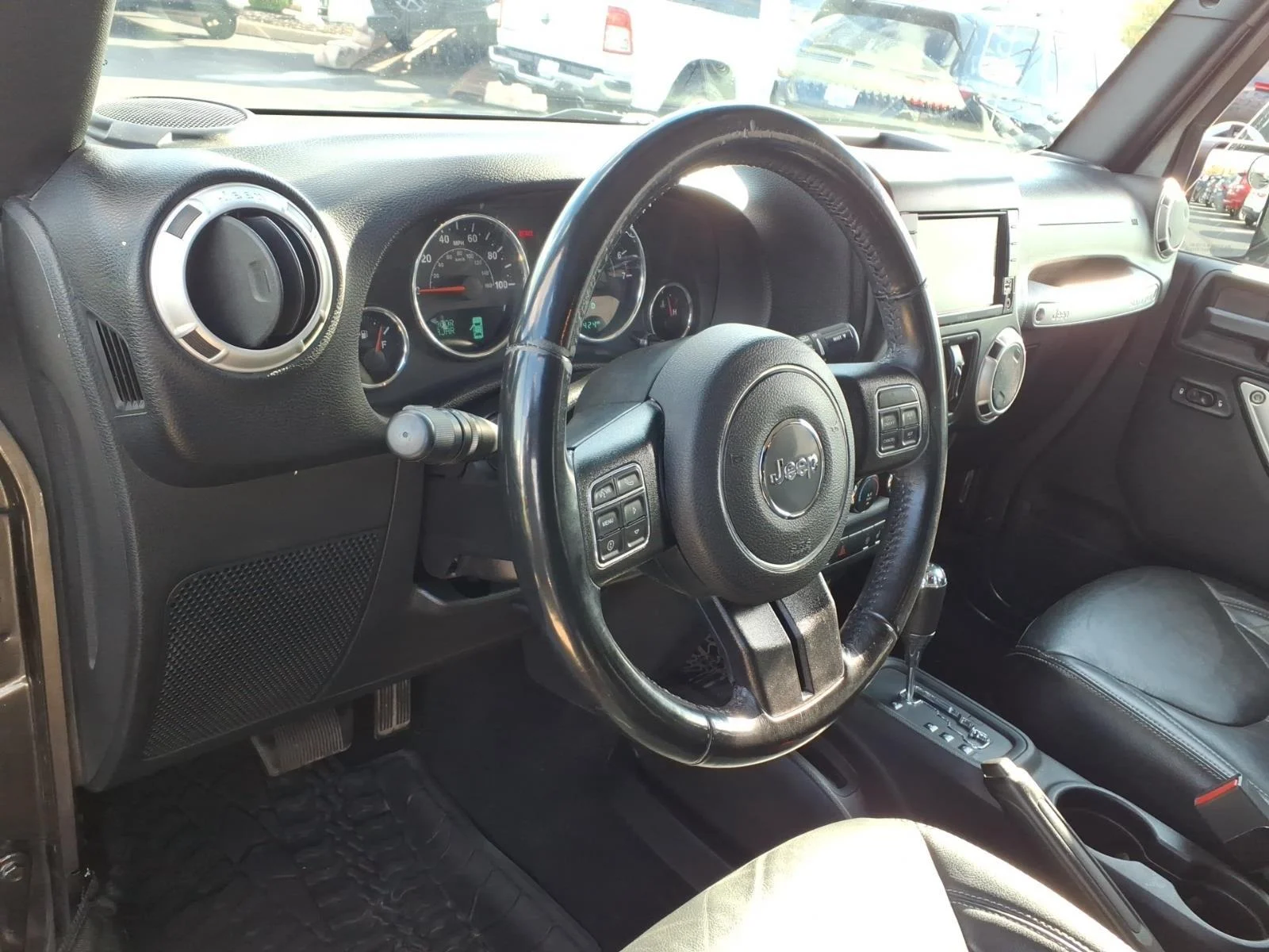 Used 2017 Granite Crystal Metallic Clearcoat Jeep Sahara image 8