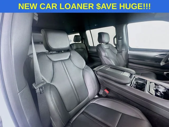 New 2026 Bright White Clear-Coat Exterior Paint Jeep Grand Wagoneer image 30