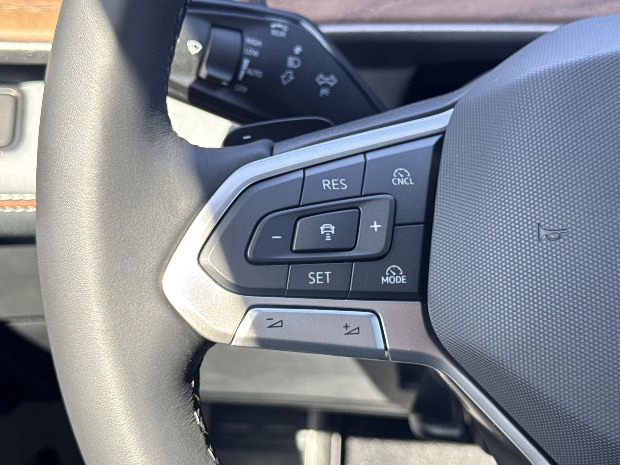 New 2027 SANDSTONE Volkswagen SEL Premium R-Line image 19
