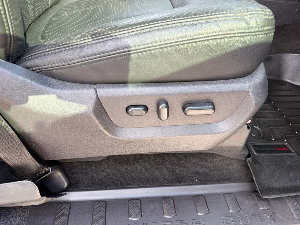 Used 2015 Ingot Silver Ford Lariat image 40