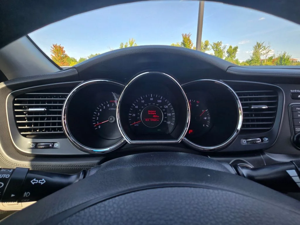 Used 2013 Silver Kia EX image 25