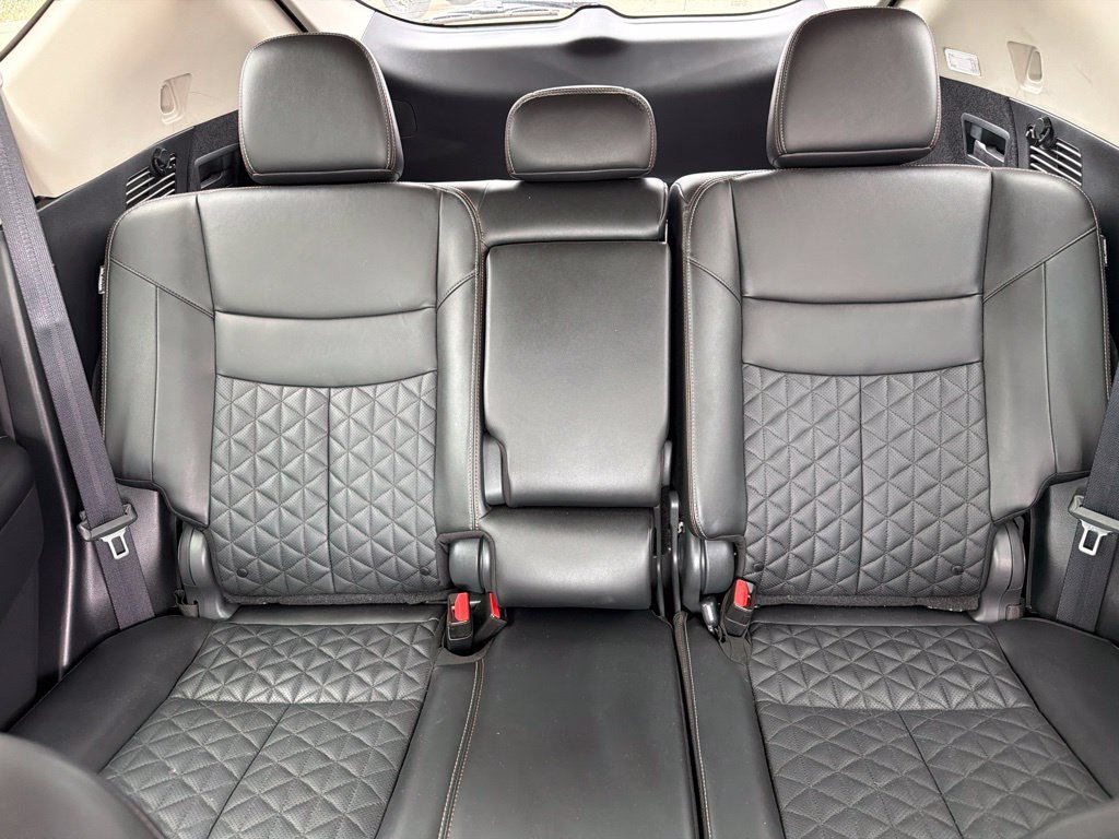Used 2024 Gray Nissan Platinum image 14
