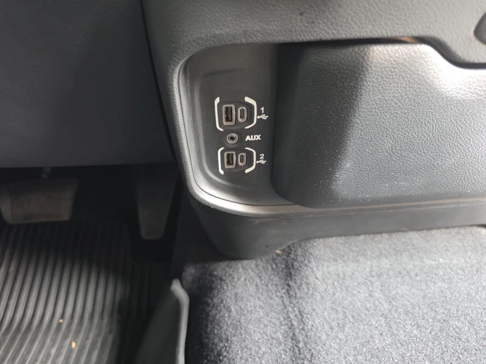Used 2021 Granite Crystal Metallic Clearcoat Ram Laramie image 47
