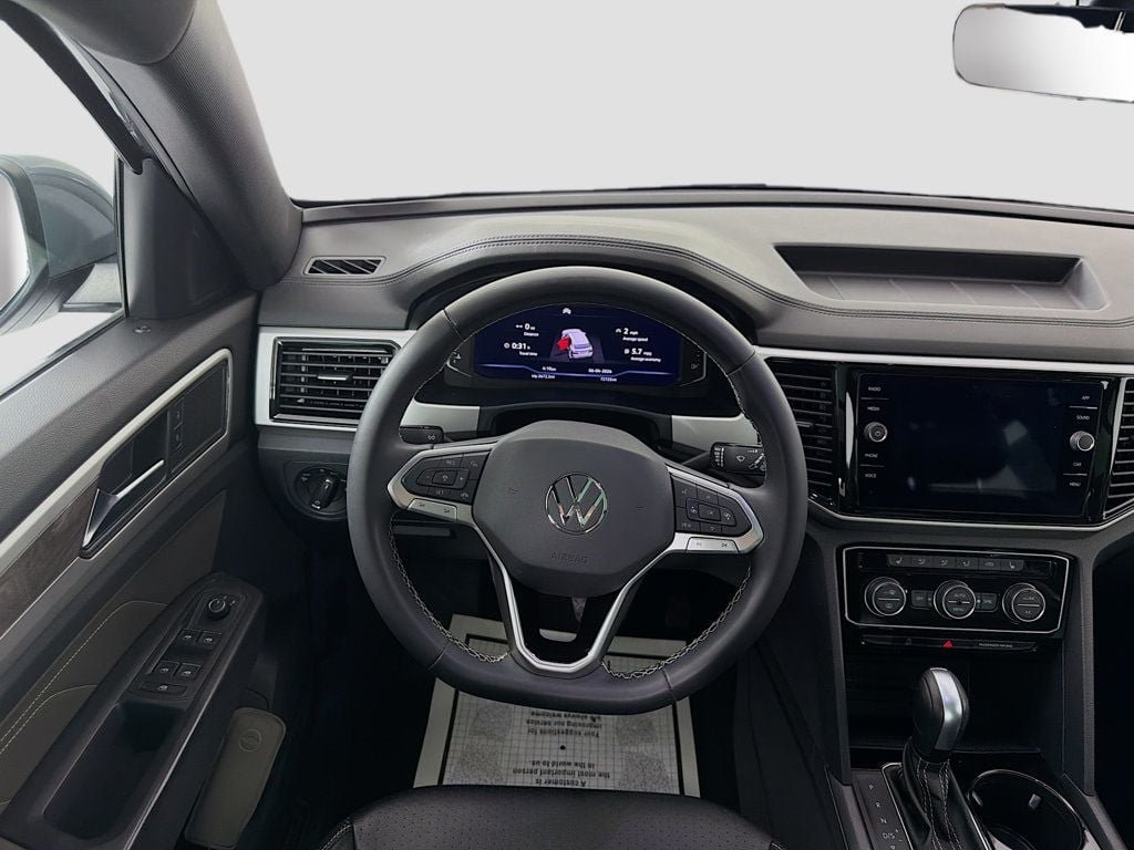 Used 2022 Pure Gray Volkswagen 3.6L V6 SE w/Technology 4MOTION image 22