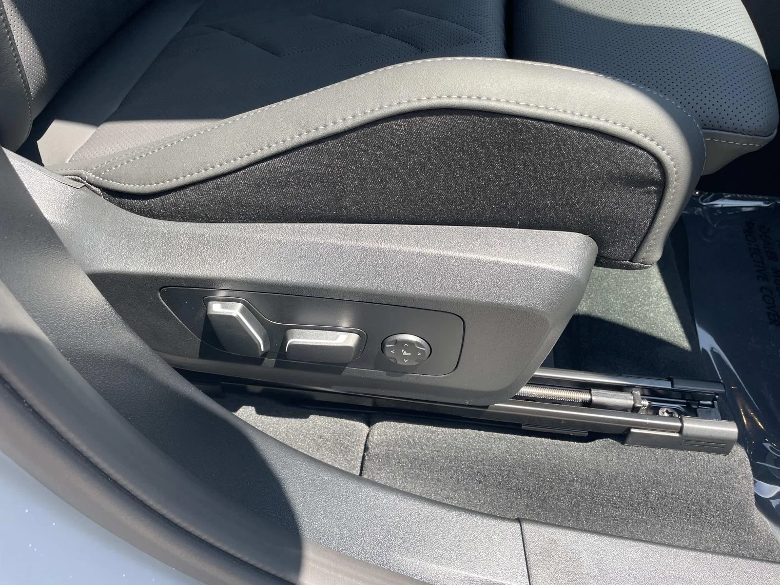 New 2026 Brooklyn Grey Metallic BMW M50 xDrive image 26