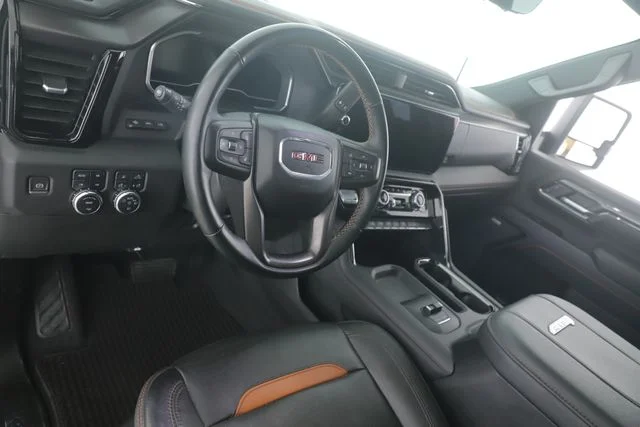 Used 2024 White GMC AT4 image 18