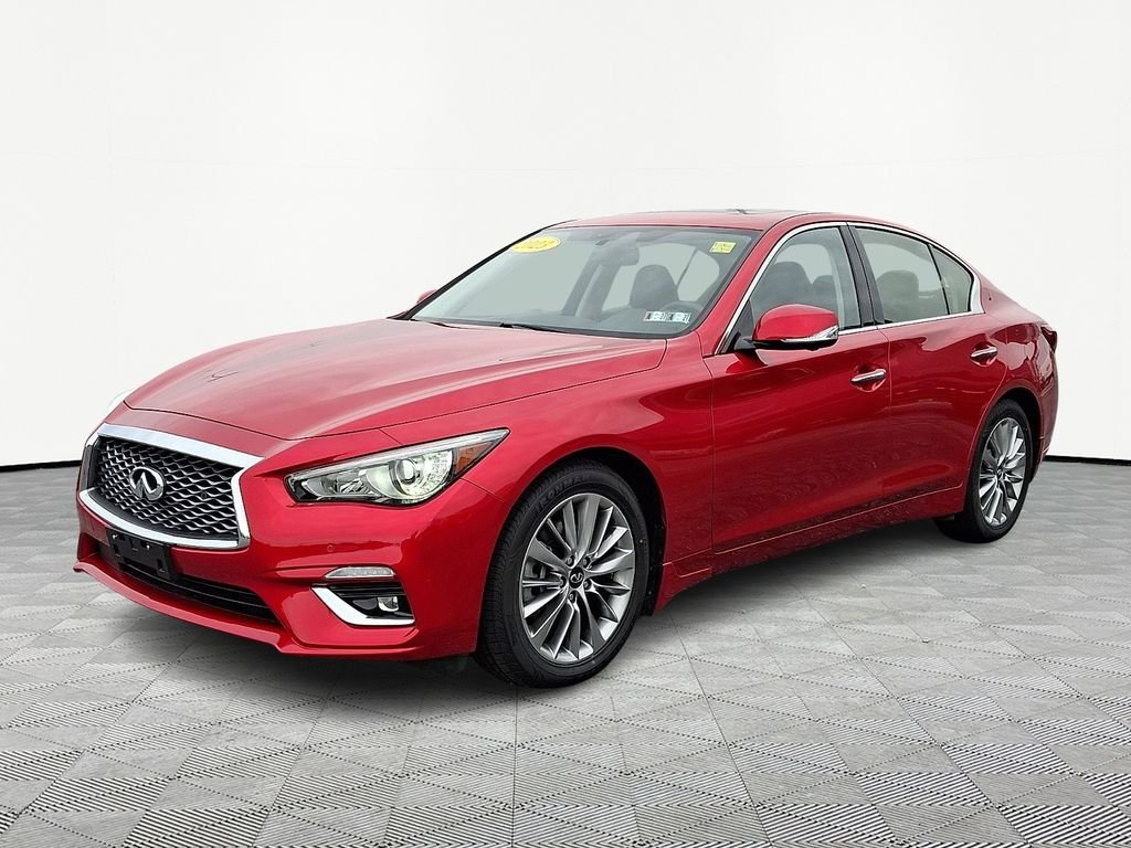 Used 2023 Red INFINITI LUXE image 3