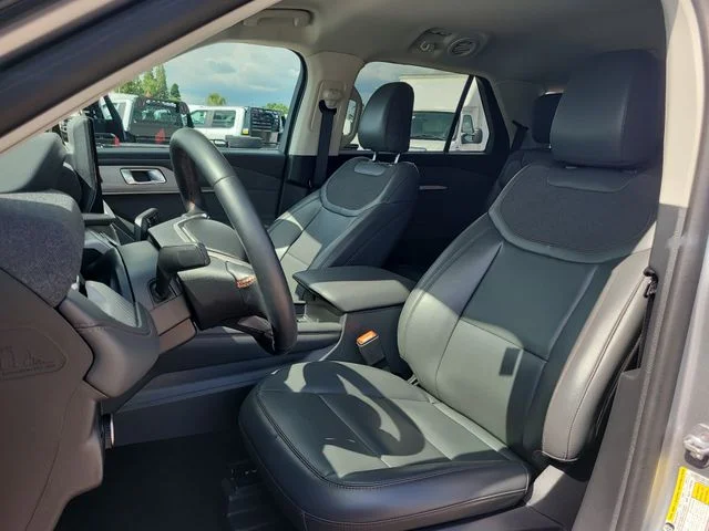 Used 2025 Silver Ford Active image 22