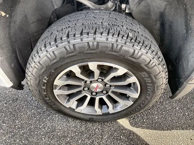 Used 2019 White GMC AT4 image 10