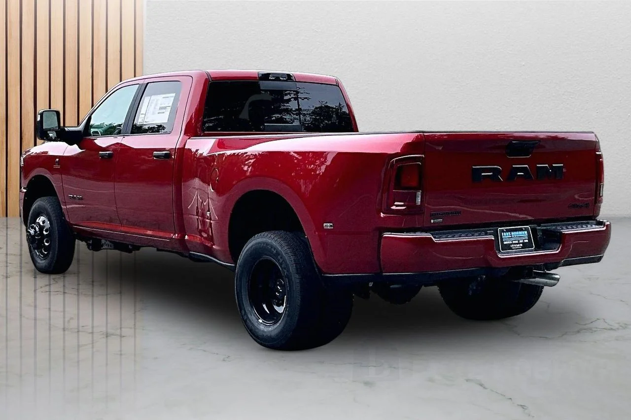 New 2026 Molten Red Pearl-Coat Exterior Paint RAM Big Horn image 7