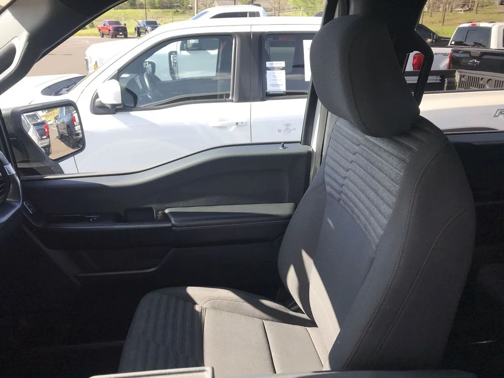 Used 2023 White Ford XL image 23