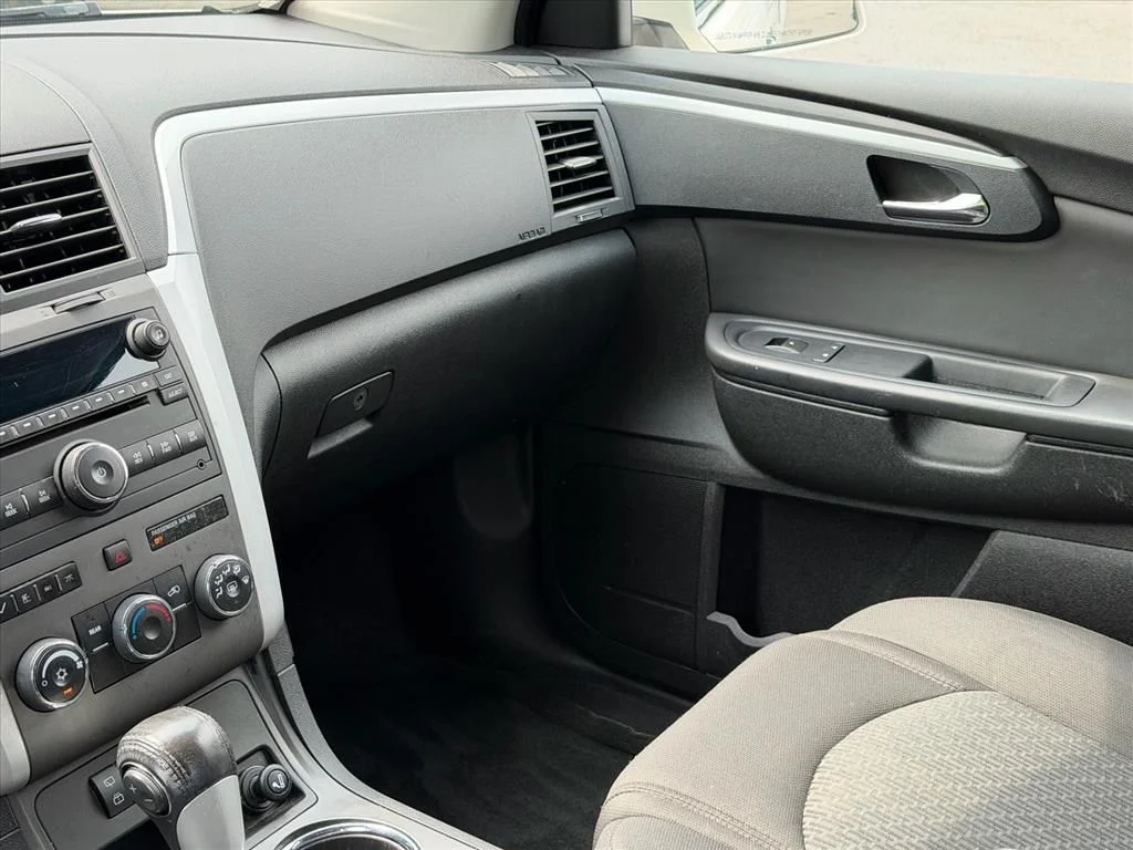 Used 2011 White Chevrolet LT image 14