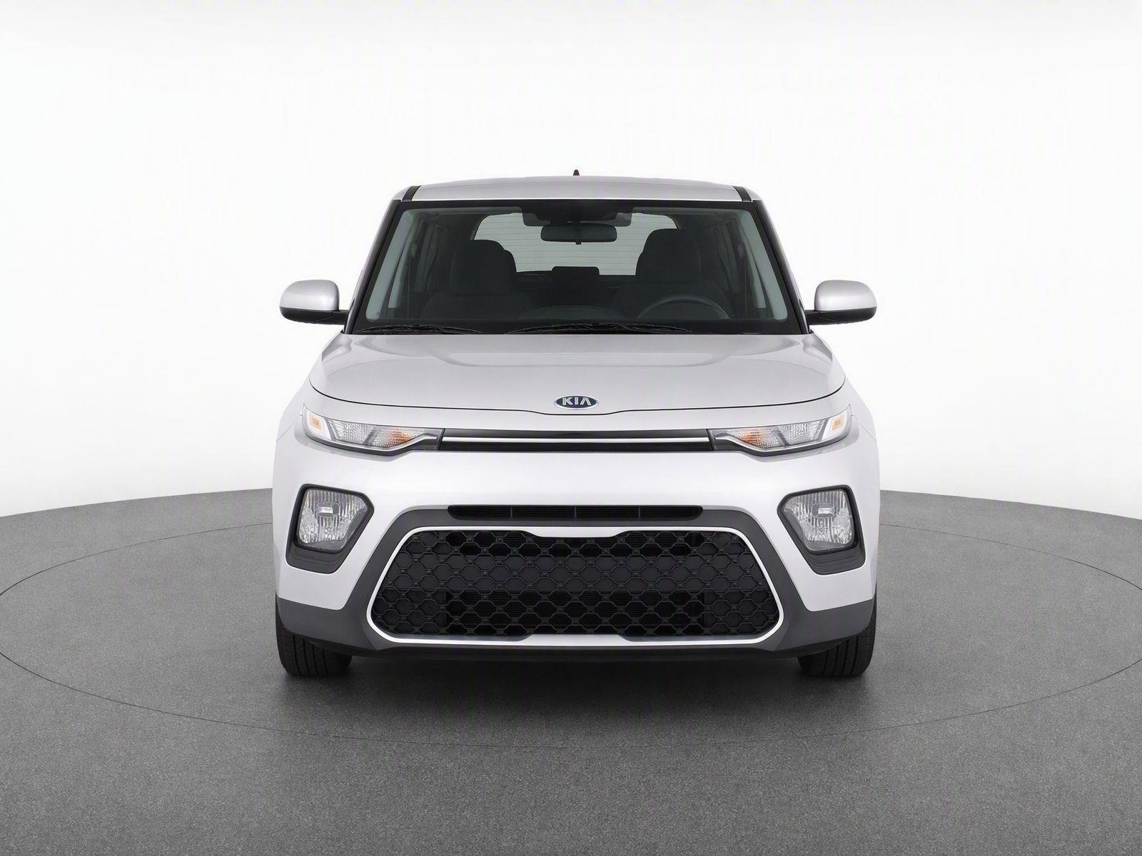 Used 2021 Sparkling Silver Kia LX image 5