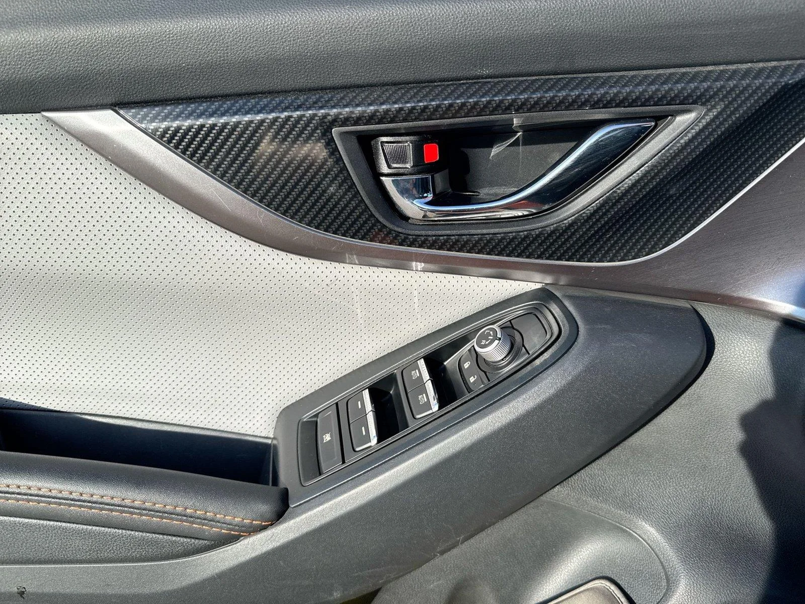 Used 2019 Sunshine Orange Subaru Limited image 5