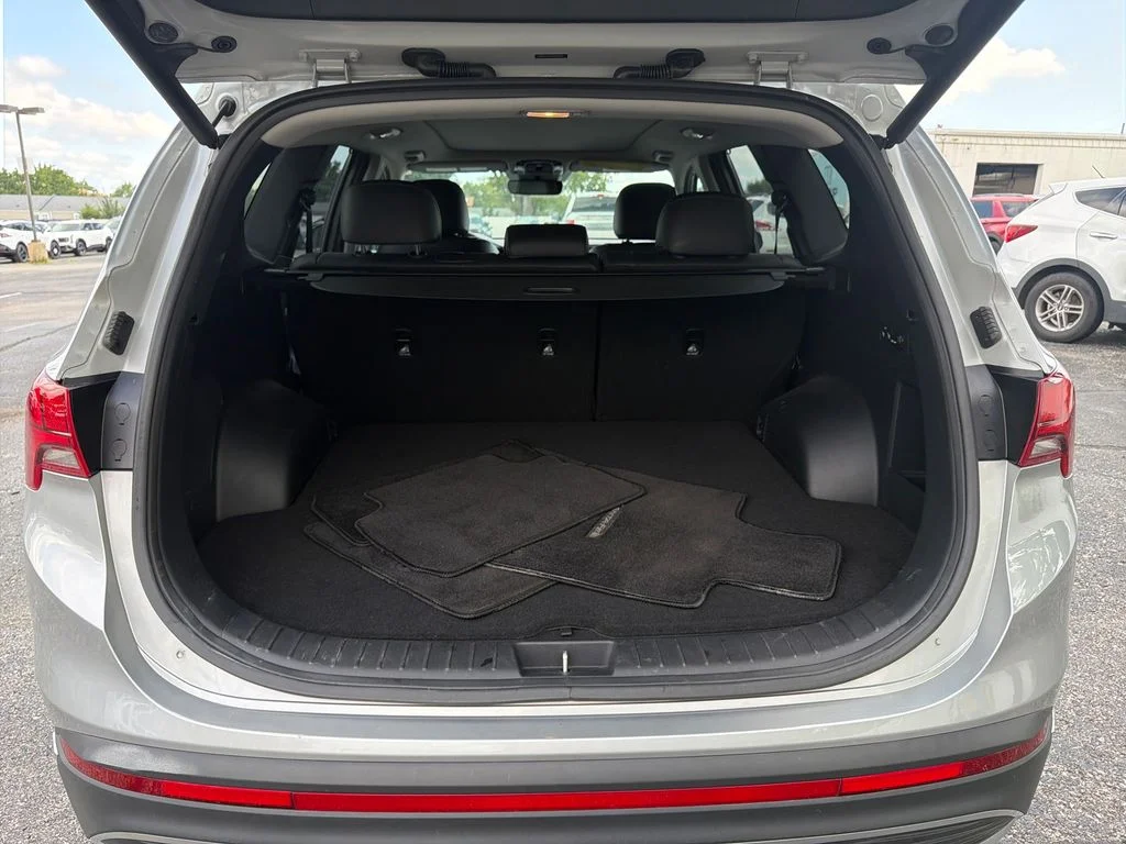 Used 2023 Shimmering Silver Pearl Hyundai SEL image 27