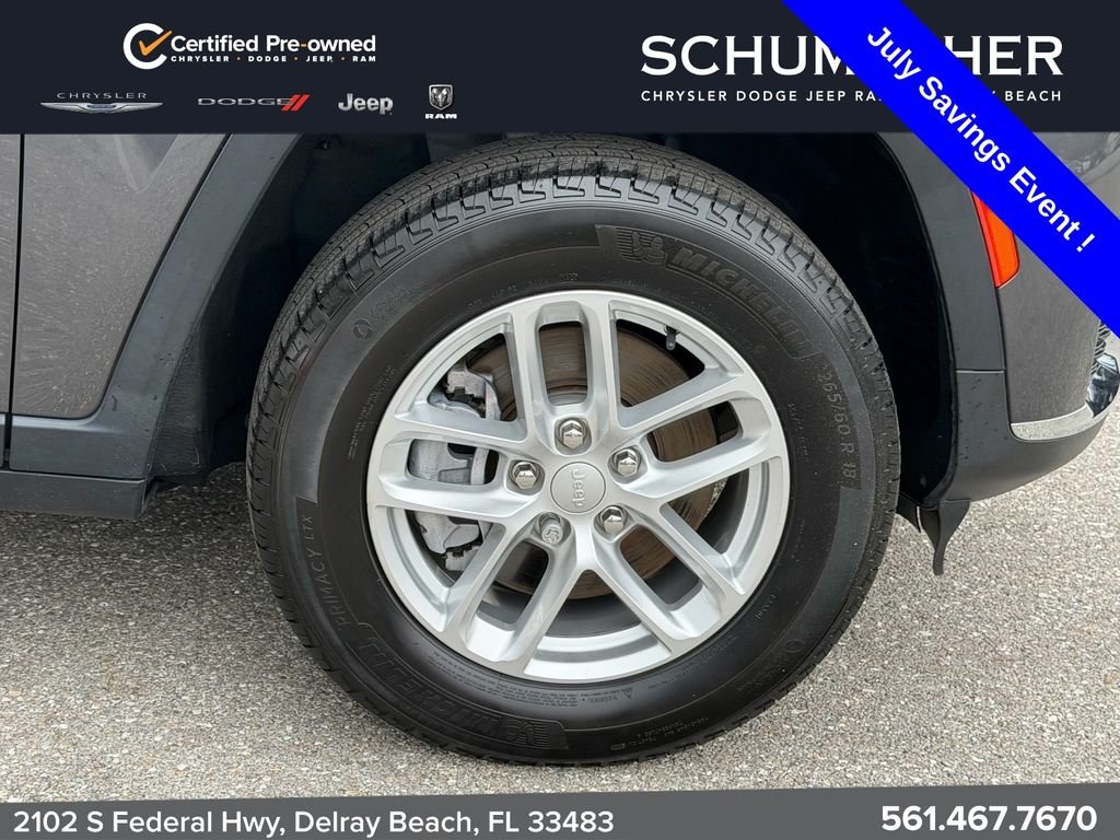 Used 2023 Gray Jeep Laredo image 9