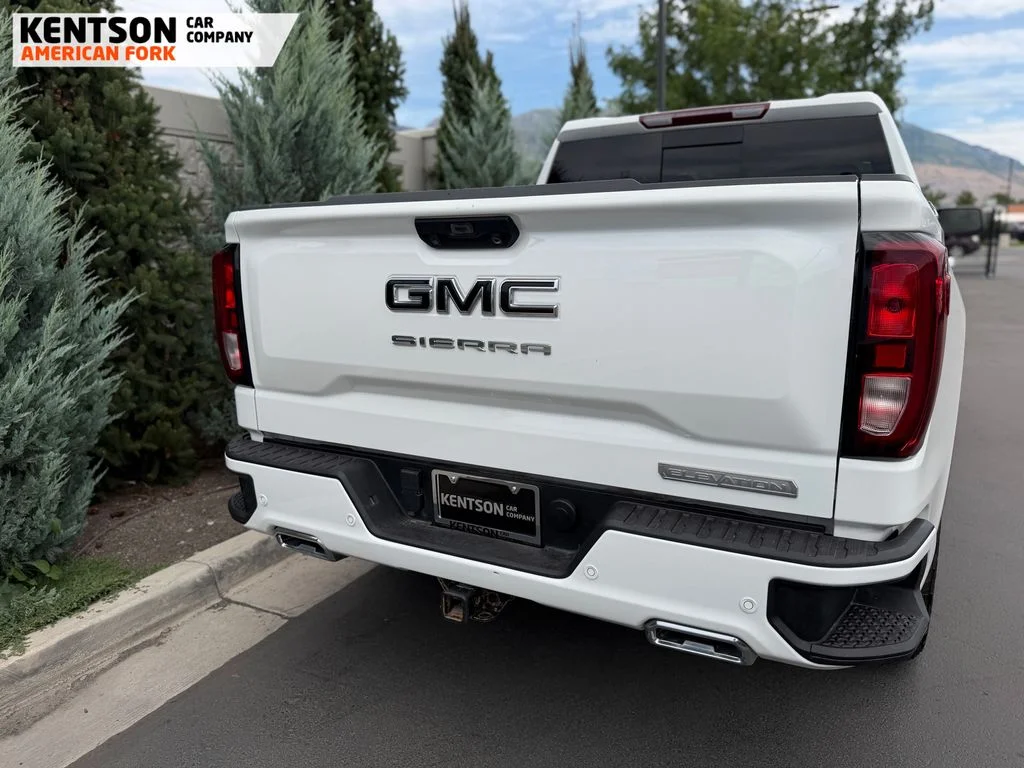 Used 2024 White GMC Elevation image 29