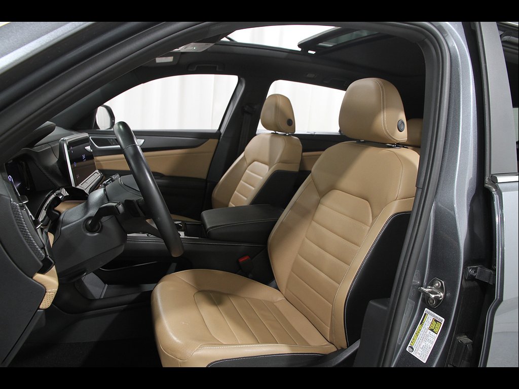 Used 2024 Platinum Gray Metallic Volkswagen SEL R-Line 4Motion image 5