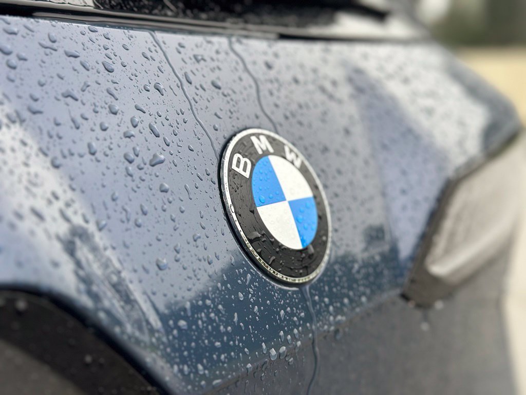 New 2027 Ocean Wave Blue Metallic BMW 50 xDrive image 11