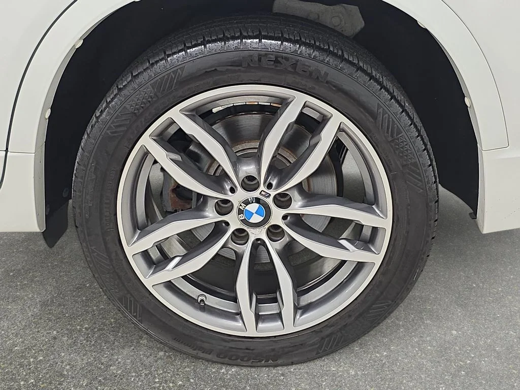 Used 2016 Mineral Silver Metallic BMW sDrive28i image 31