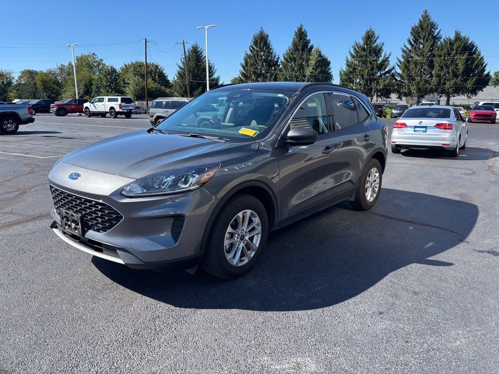 Used 2022 Gray Metallic Ford SE image 2