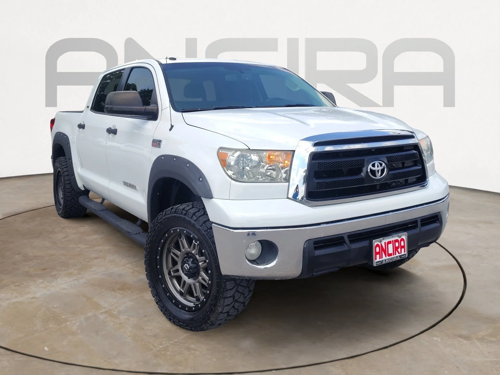 Used 2013 Super White Toyota Grade image 4