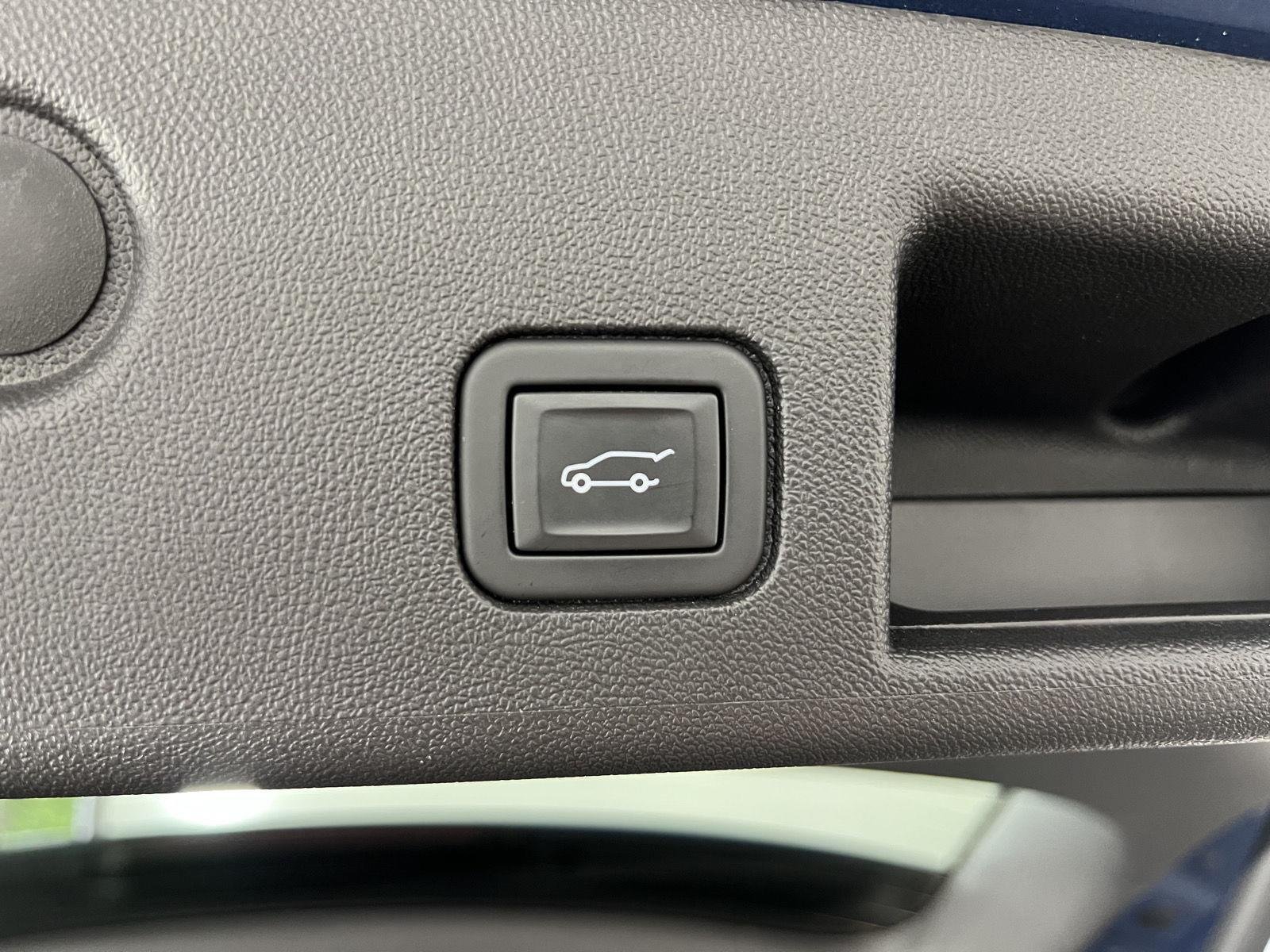 Used 2024 Lakeshore Blue Metallic Chevrolet LT image 20