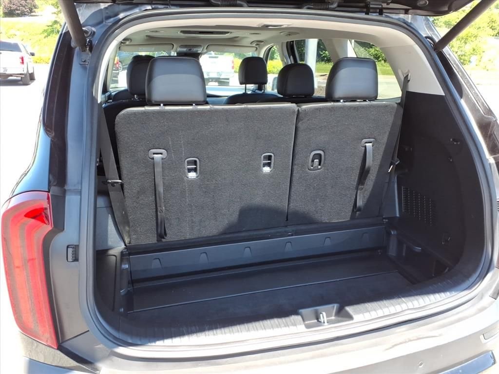 Used 2022 Ebony Black Kia EX image 10