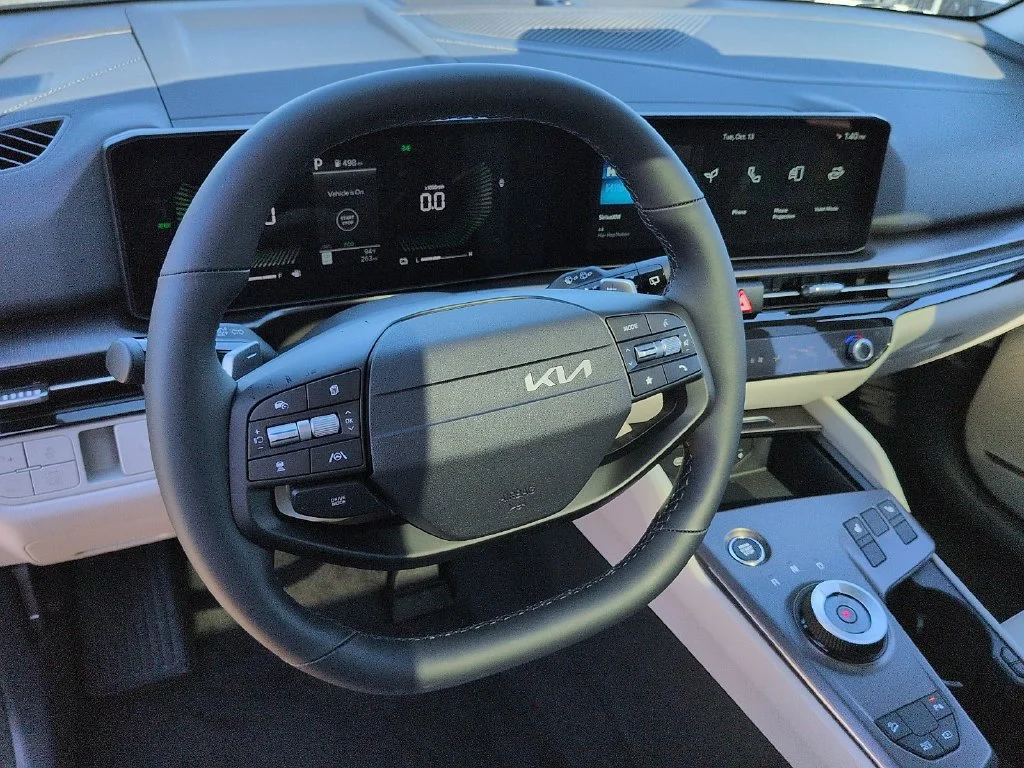 New 2027 Fusion Black Kia EX image 9