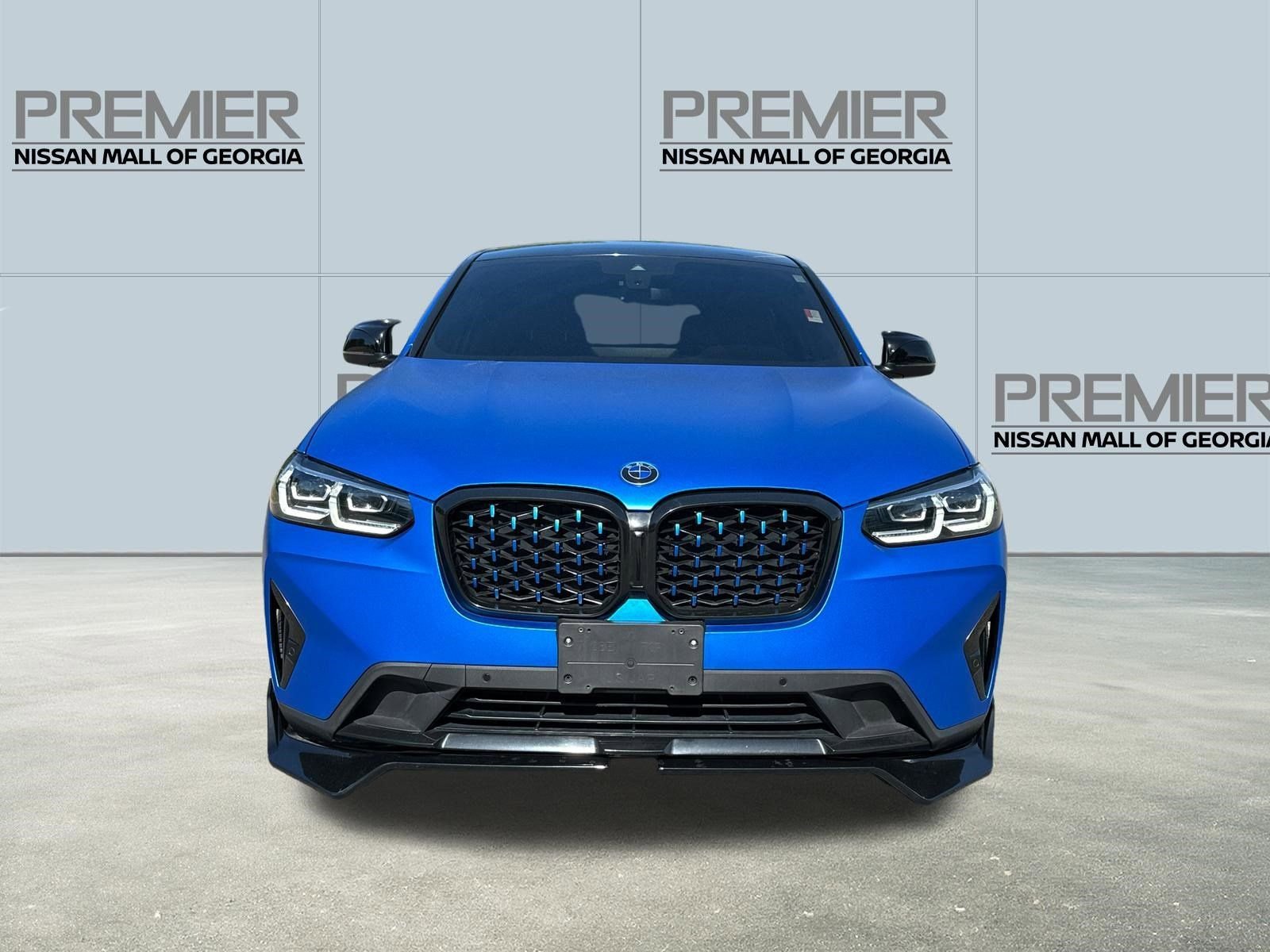 Used 2023 Black BMW xDrive30i image 2