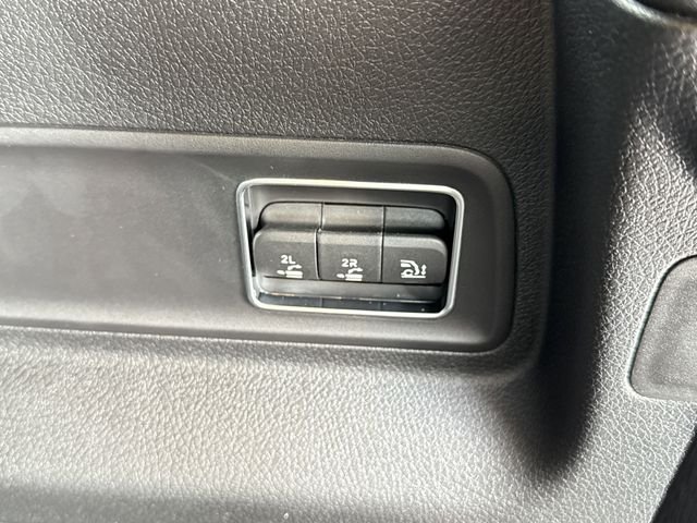 Used 2025 Black Mercedes-Benz GLE 580 image 65