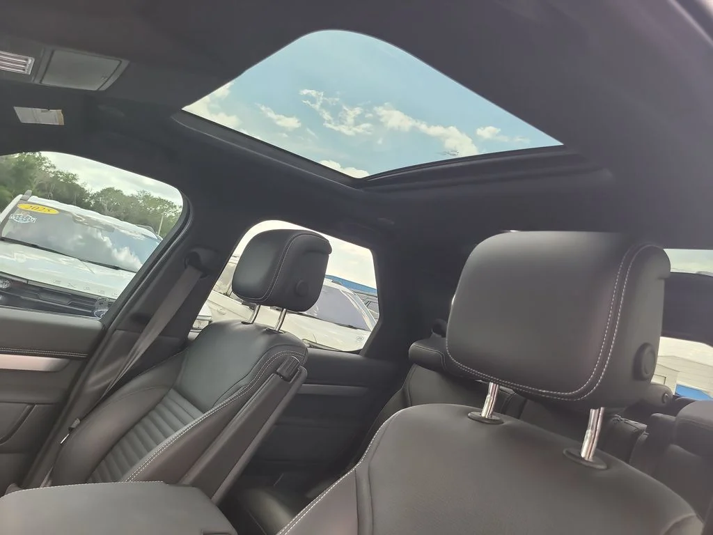 Used 2023 Gray Land Rover S R-Dynamic image 22