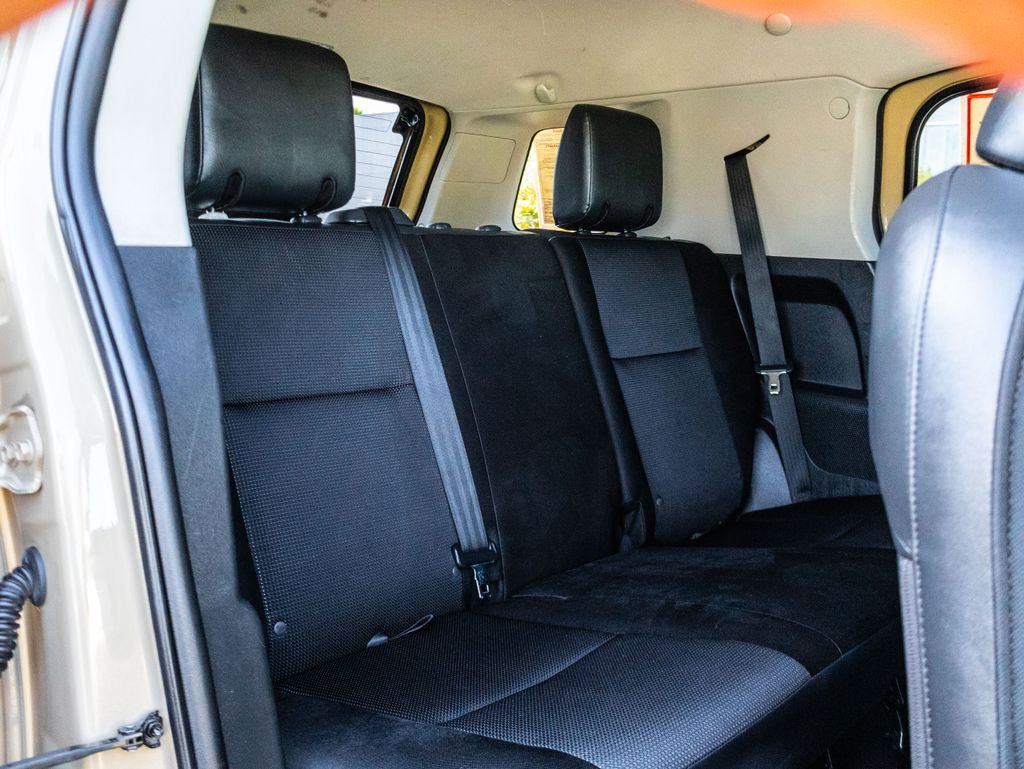Used 2012  Toyota Base image 26