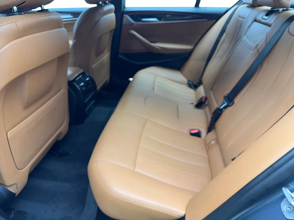 Used 2022 Blue BMW 530i xDrive image 33