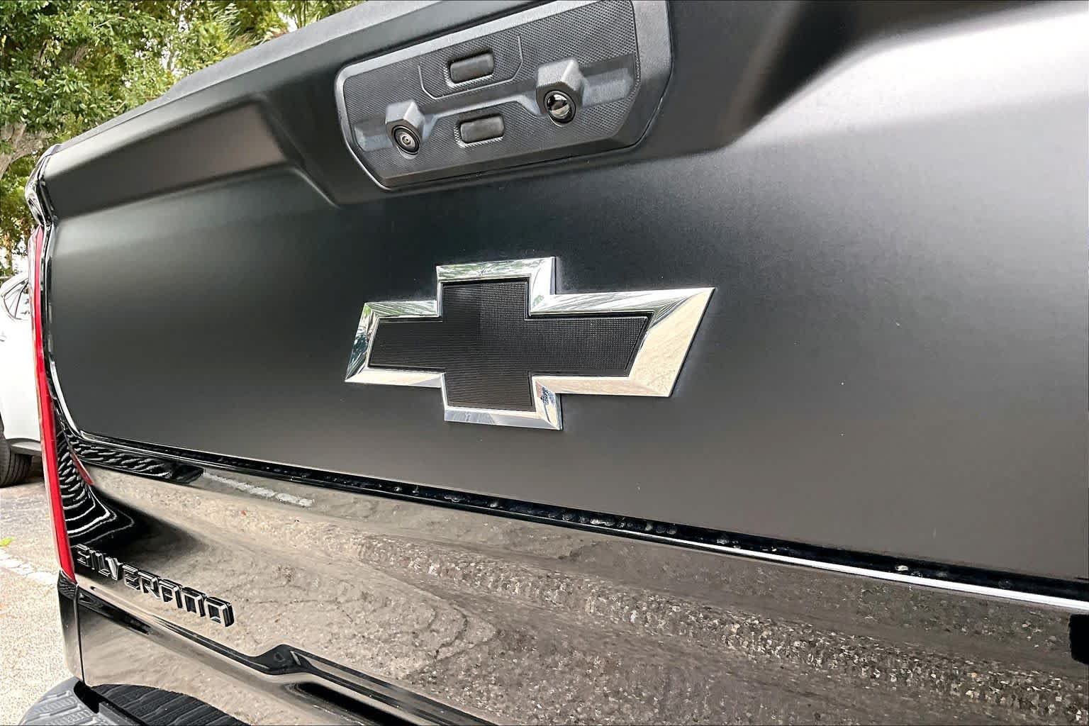 Used 2024 Black Chevrolet ZR2 image 31