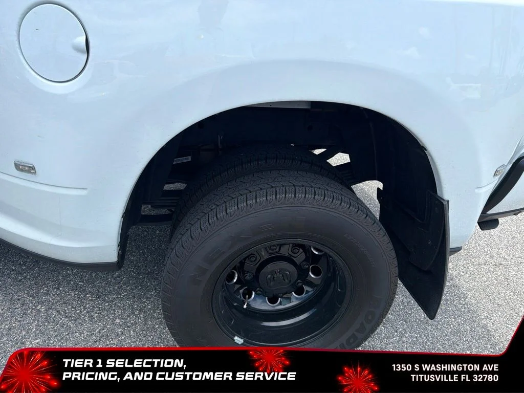 Used 2024 White Ram Laramie image 5