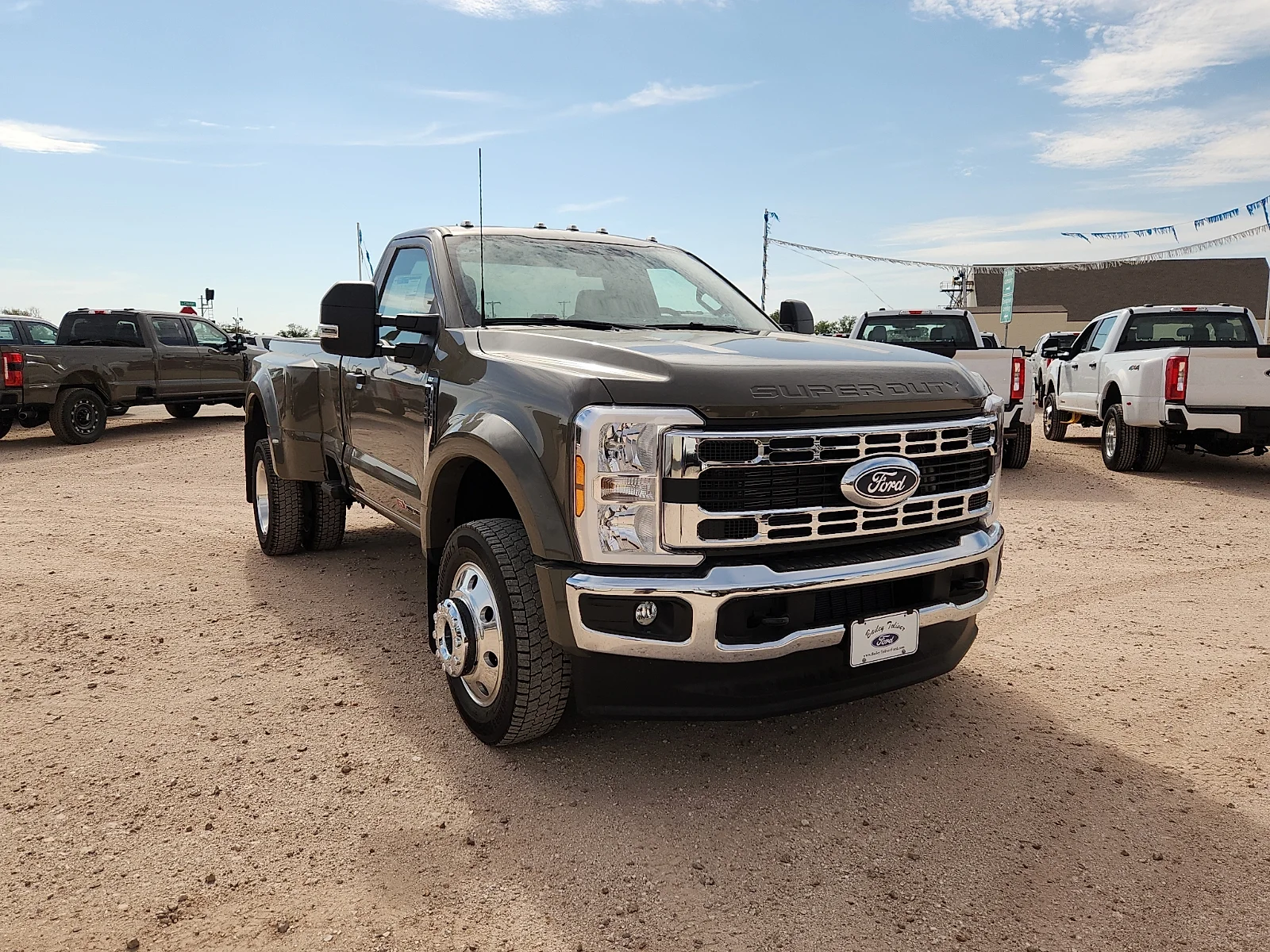 New 2027 Marsh Gray Metallic Ford XLT image 1